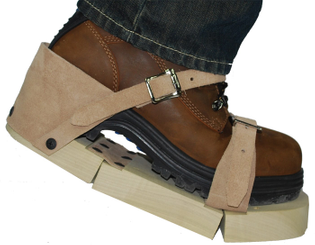 cpa-351-hot-foot-wood-sole-sandals-walking.jpg