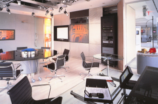 PricewaterhouseCoopers office (ynl)
