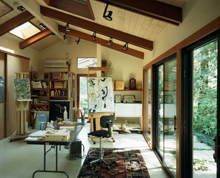 Art-studio-and-home-office-connected-with-the-outdoors-through-glass-doors.jpg